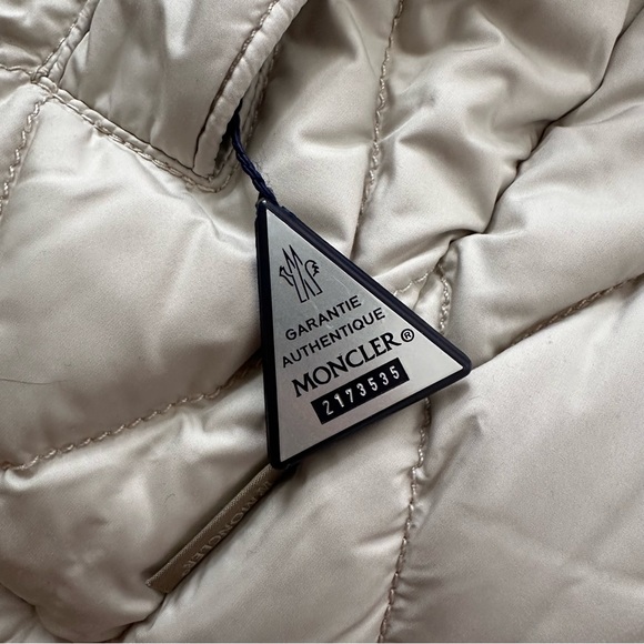 S⭕️LD. Moncler Reversible Down Jacket - Picture 4 of 16